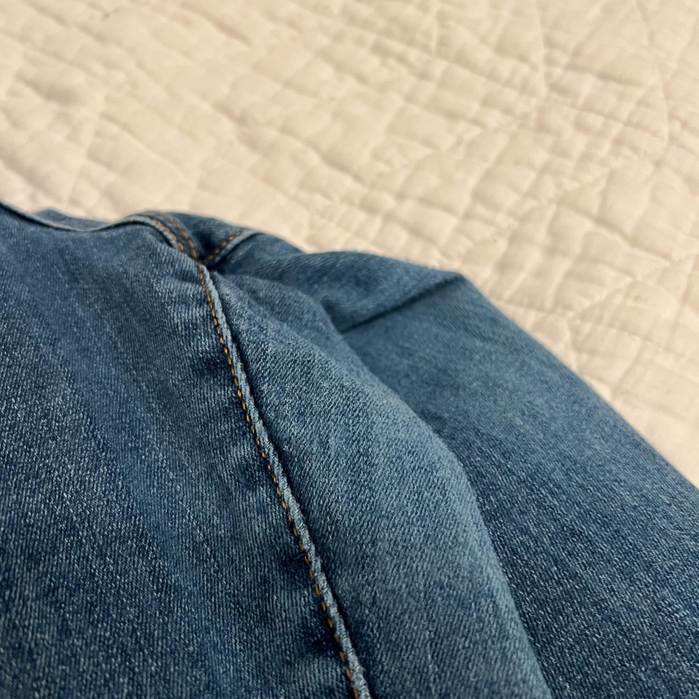 Universal Threads Stretchy Ripped 👖 - Picture 5 of 7